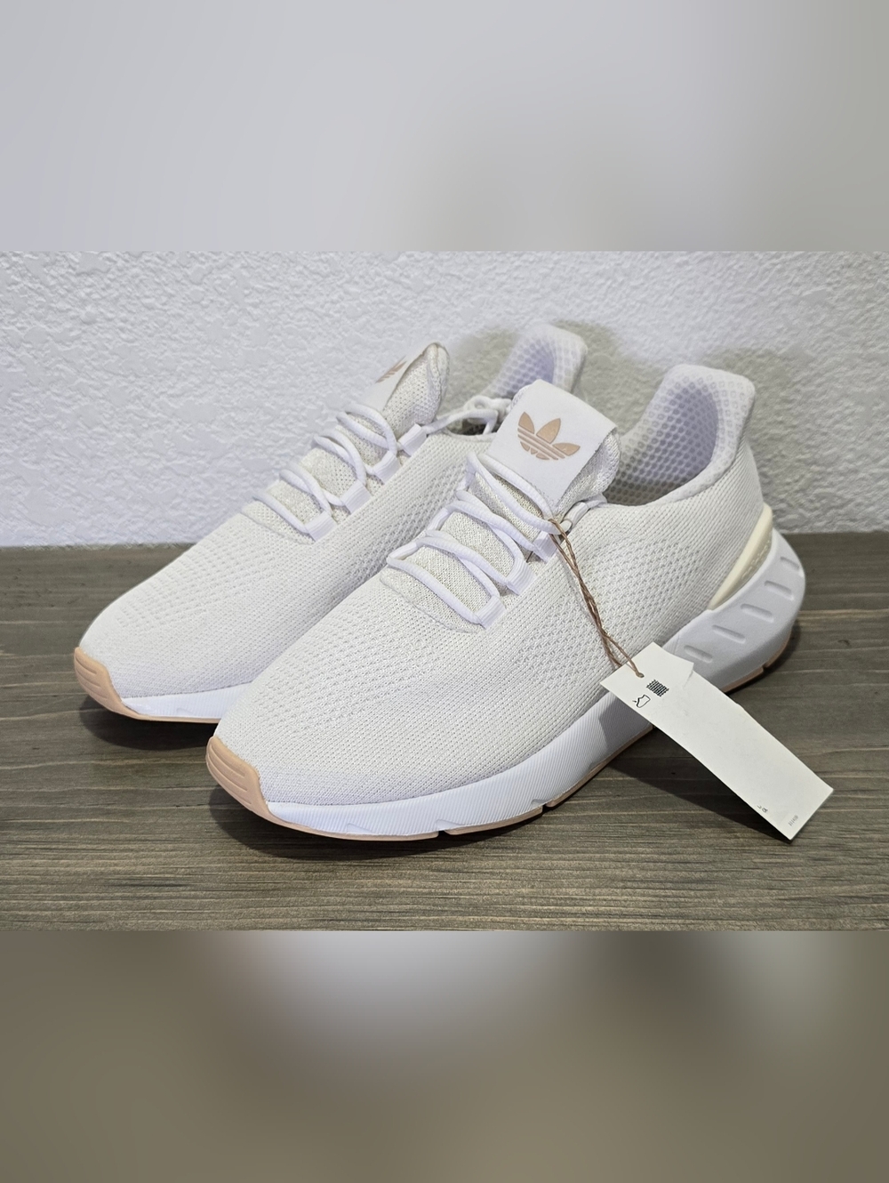 Adidas Swift Run 22 Decon Sneakers Youth 5.5 NEW White & Magic Beige